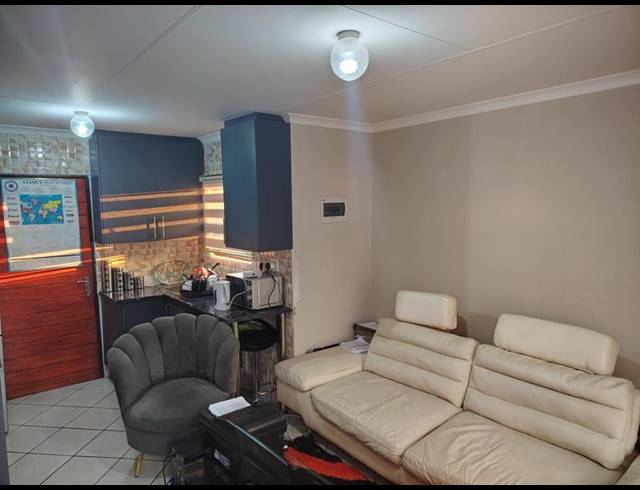 2 BEDROOM HOUSE FOR SALE IN WILFORDON